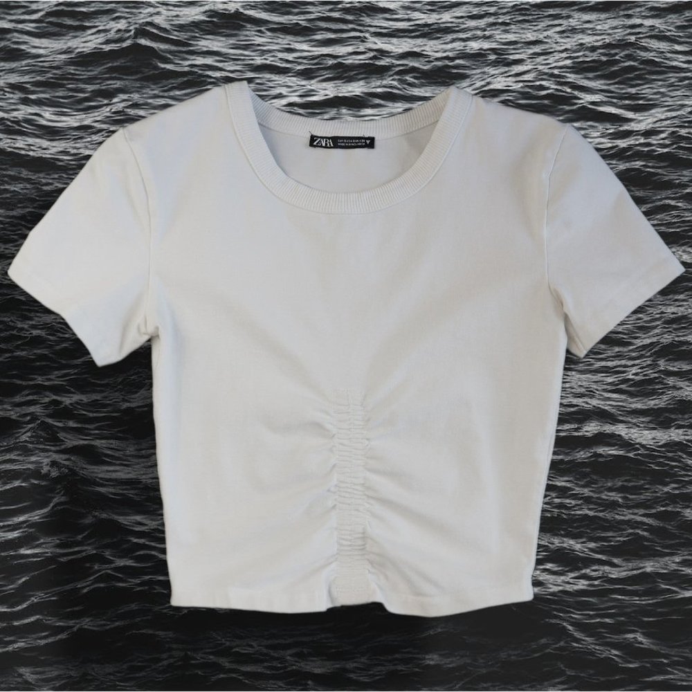 Zara White Scrunch Front Fitted Crop T-shirt sz S